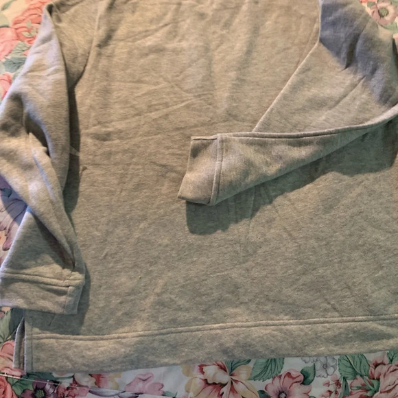 ๐SOLD๐ Karen Scott Womenโs Sweatahirt Size LP - Picture 12 of 12